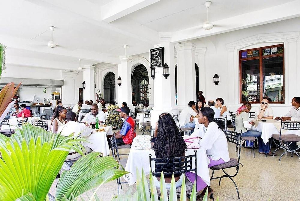 Sentrim Castle Royal Hotel Mombasa Exterior photo