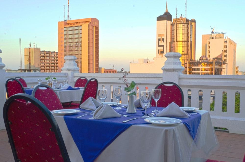 Sentrim Castle Royal Hotel Mombasa Exterior photo